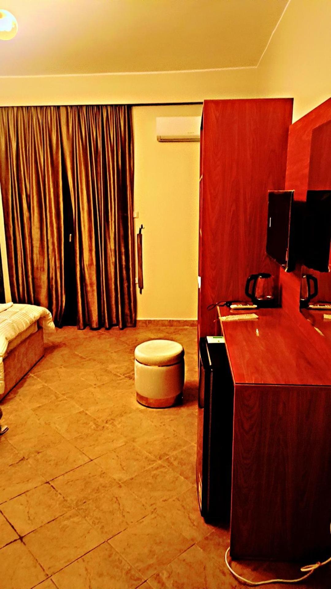 Solima Pyramids Inn Kafret el-Gabal Екстериор снимка