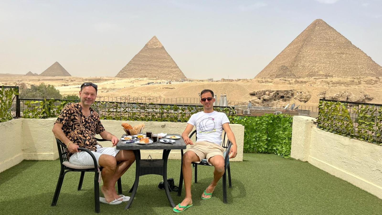 Solima Pyramids Inn Kafret el-Gabal Екстериор снимка
